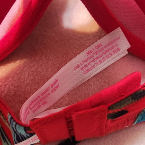 Pink push up bra - Picture 3 of 3